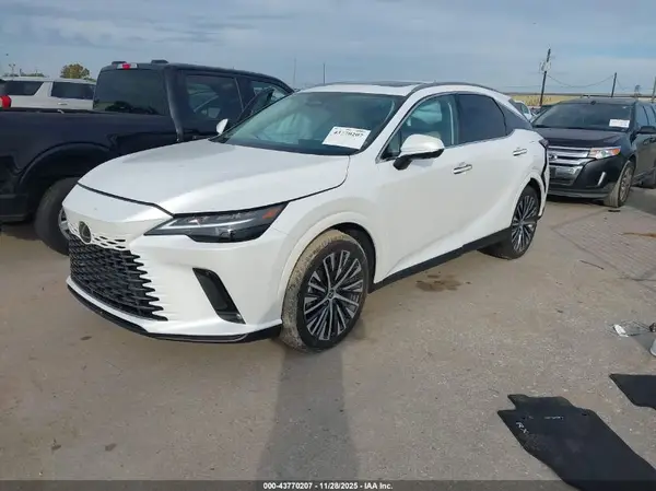 2T2BBMCA2RC030565 2024 LEXUS RX - Image 2