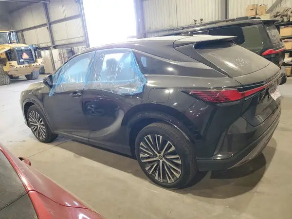 2T2BBMCA2SC066312 2025 LEXUS RX - Image 2