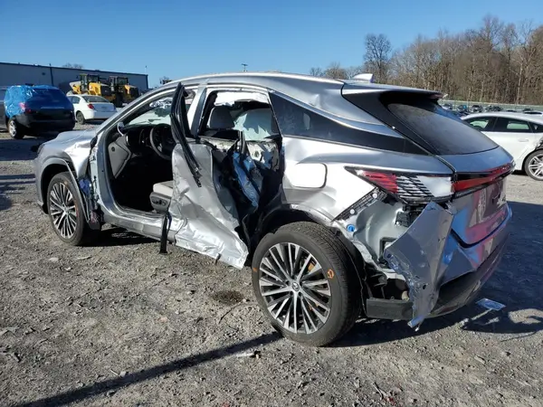 2T2BBMCA2SC070683 2025 LEXUS RX - Image 2