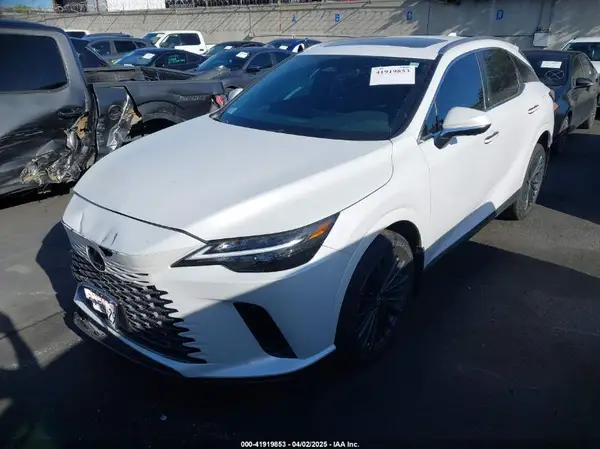 2T2BBMCA2SC072336 2025 LEXUS RX - Image 2