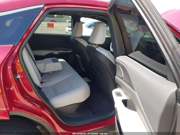 2T2BBMCA2SC074667 2025 LEXUS RX - Image 8