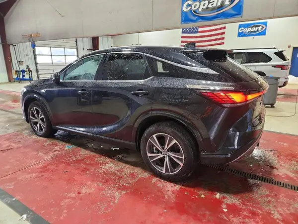2T2BBMCA2SC083336 2025 LEXUS RX - Image 2