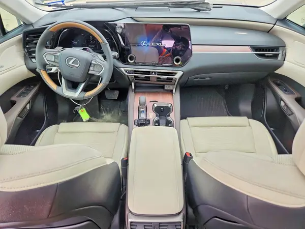 2T2BBMCA2SC088438 2025 LEXUS RX - Image 8
