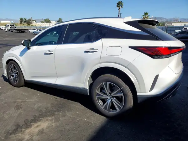 2T2BBMCA3PC011052 2023 LEXUS RX - Image 2