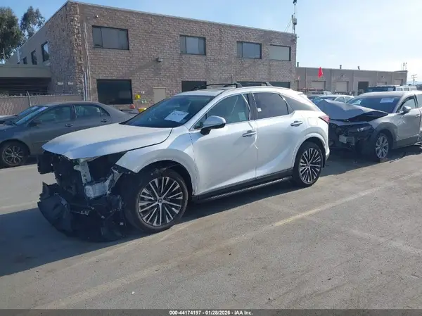 2T2BBMCA3RC037489 2024 LEXUS RX - Image 2
