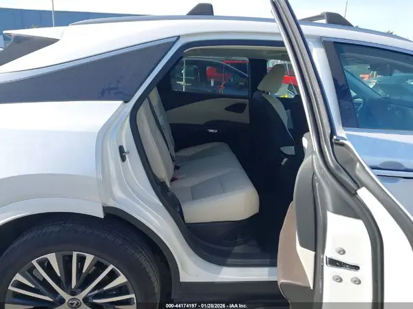 2T2BBMCA3RC037489 2024 LEXUS RX - Image 8