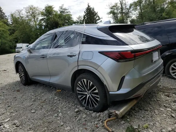 2T2BBMCA3RC054003 2024 LEXUS RX - Image 2