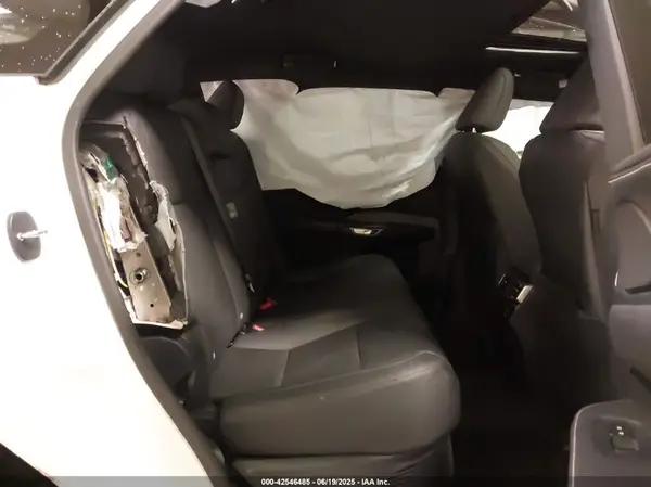 2T2BBMCA3SC066044 2025 LEXUS RX - Image 8