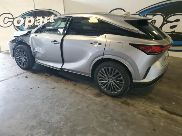 2T2BBMCA3SC074533 2025 LEXUS RX - Image 2