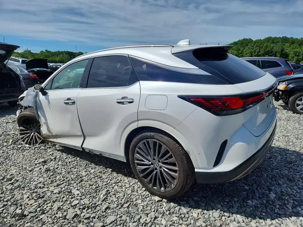 2T2BBMCA3SC104243 2025 LEXUS RX - Image 2