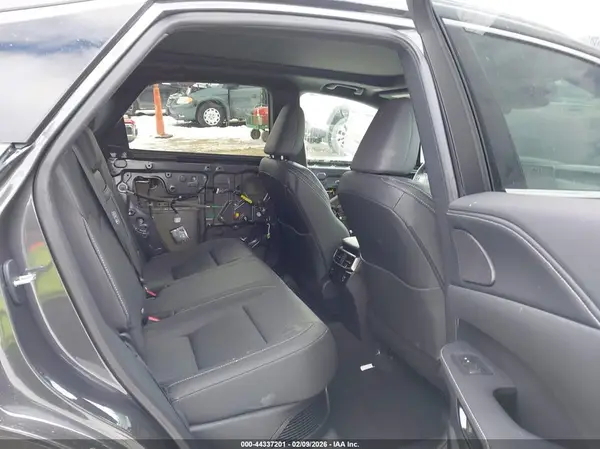 2T2BBMCA3TC108178 2026 LEXUS RX - Image 8