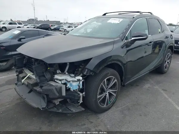 2T2BBMCA4PC004000 2023 LEXUS RX - Image 2