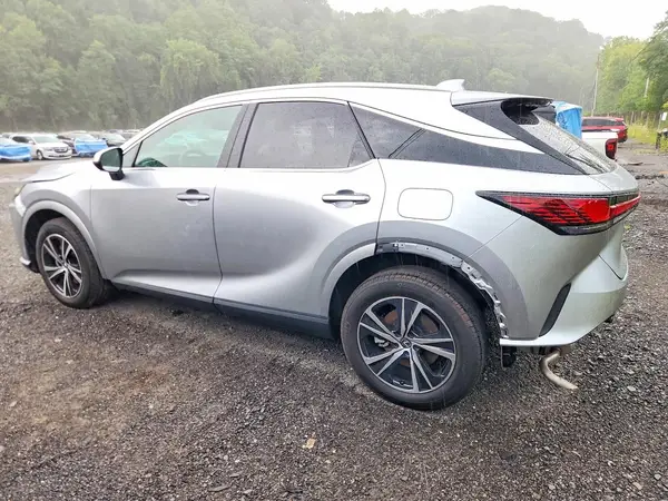 2T2BBMCA4RC038831 2024 LEXUS RX - Image 2