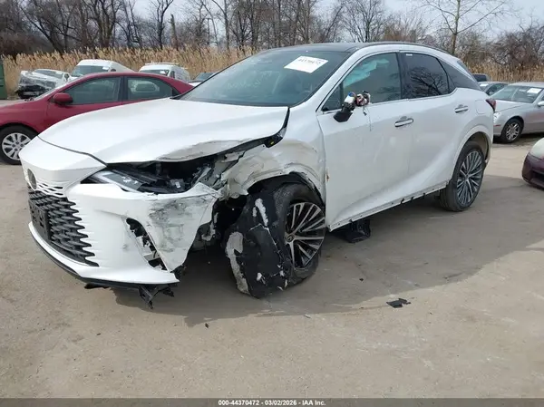 2T2BBMCA4SC100640 2025 LEXUS RX - Image 2