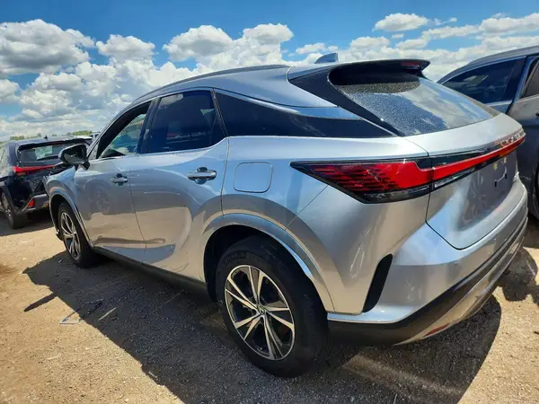 2T2BBMCA5PC008511 2023 LEXUS RX - Image 2