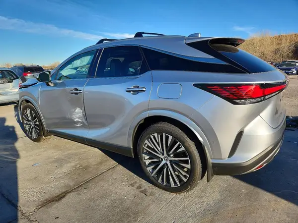 2T2BBMCA5SC077143 2025 LEXUS RX - Image 2