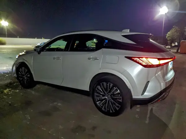 2T2BBMCA5SC087607 2025 LEXUS RX - Image 2