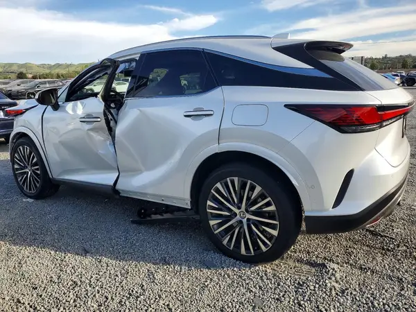2T2BBMCA5SC104678 2025 LEXUS RX - Image 2