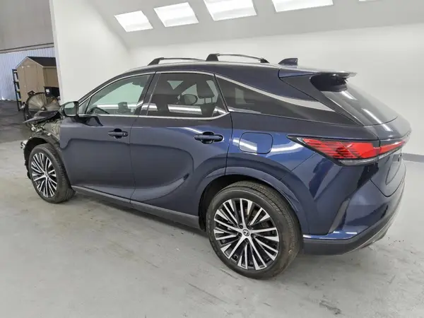 2T2BBMCA6PC016715 2023 LEXUS RX - Image 2