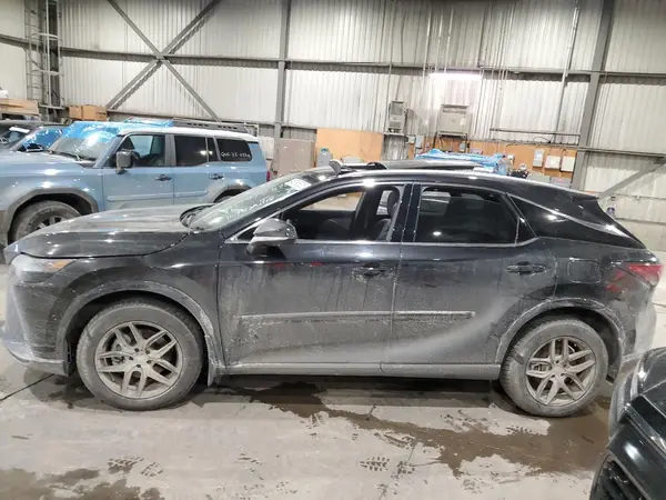 2T2BBMCA6RC063116 2024 LEXUS RX - Image 2