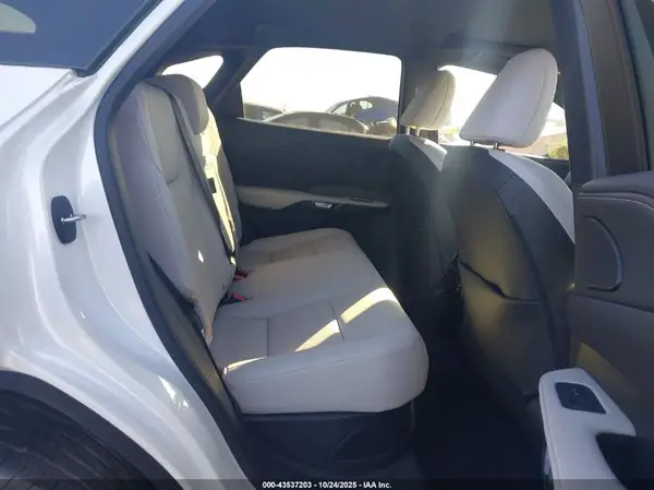 2T2BBMCA6RC063617 2024 LEXUS RX - Image 8
