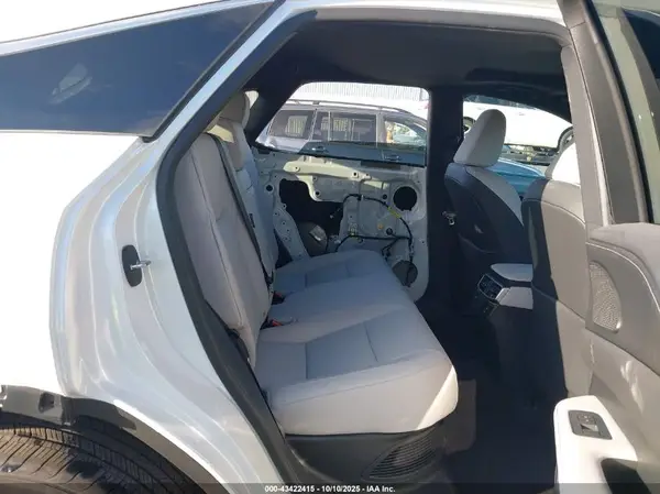 2T2BBMCA6SC071481 2025 LEXUS RX - Image 8