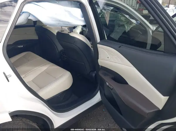 2T2BBMCA6SC081833 2025 LEXUS RX - Image 8