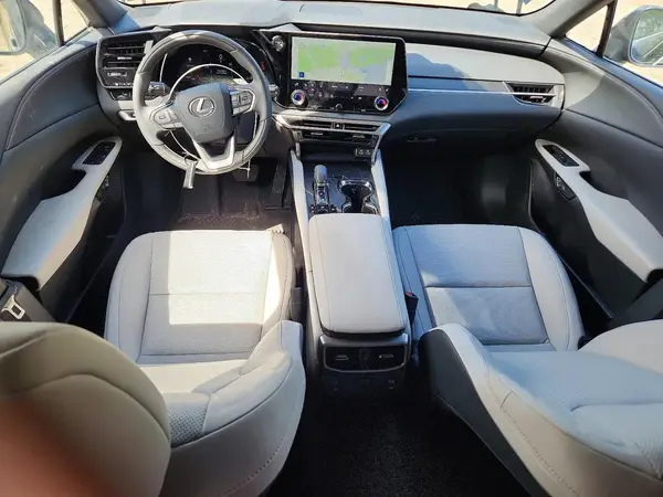 2T2BBMCA6SC082108 2025 LEXUS RX - Image 8