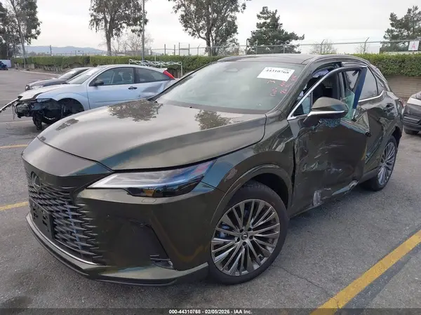 2T2BBMCA6SC104740 2025 LEXUS RX - Image 2