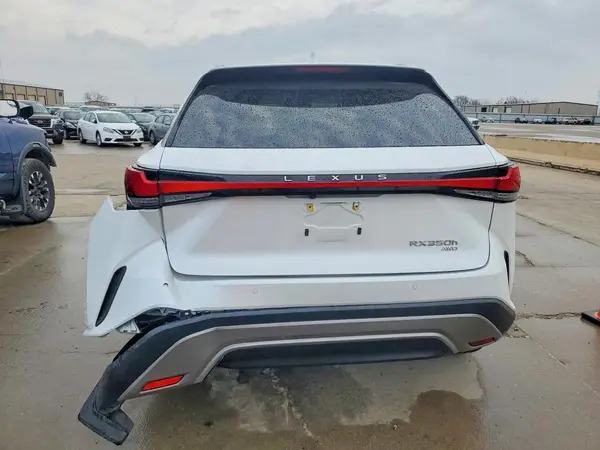 2024 LEXUS RX auction photo 6