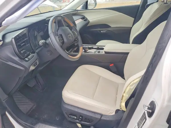 2024 LEXUS RX auction photo 7