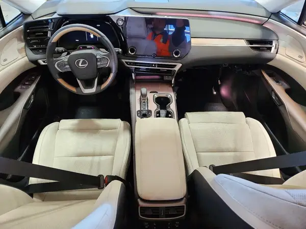 2T2BBMCA7SC066757 2025 LEXUS RX - Image 8