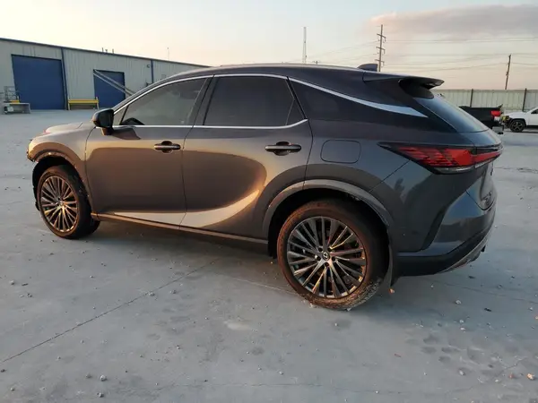 2T2BBMCA7SC068461 2025 LEXUS RX - Image 2