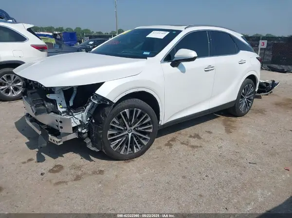 2T2BBMCA7SC071814 2025 LEXUS RX - Image 2