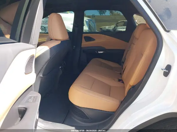 2T2BBMCA7SC083820 2025 LEXUS RX - Image 8