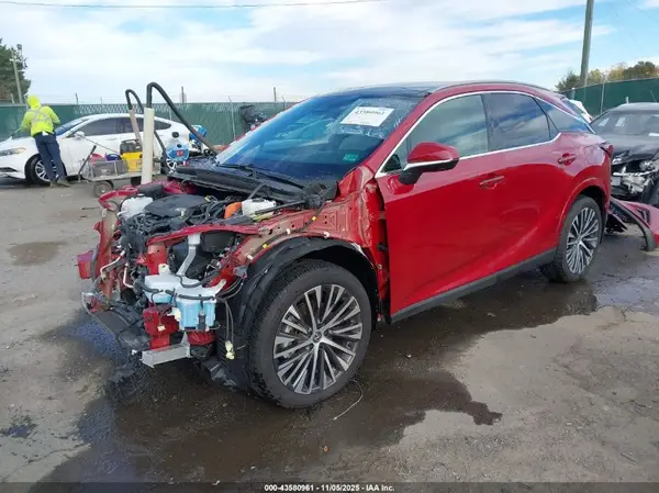 2T2BBMCA7SC088063 2025 LEXUS RX - Image 2