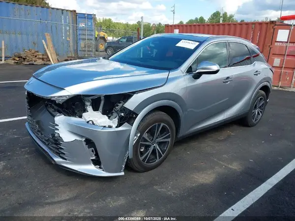 2T2BBMCA7SC089245 2025 LEXUS RX - Image 2