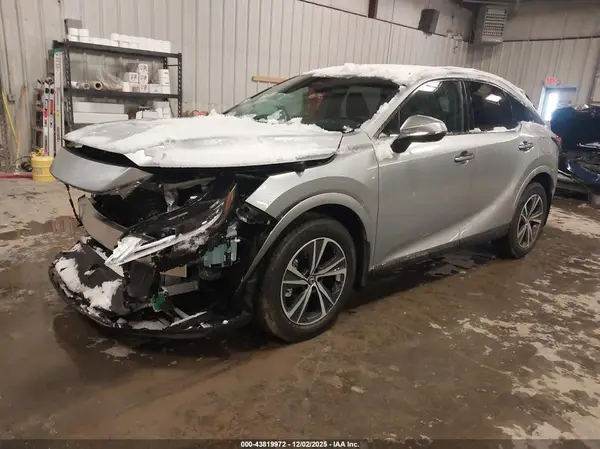 2T2BBMCA7TC108247 2026 LEXUS RX - Image 2