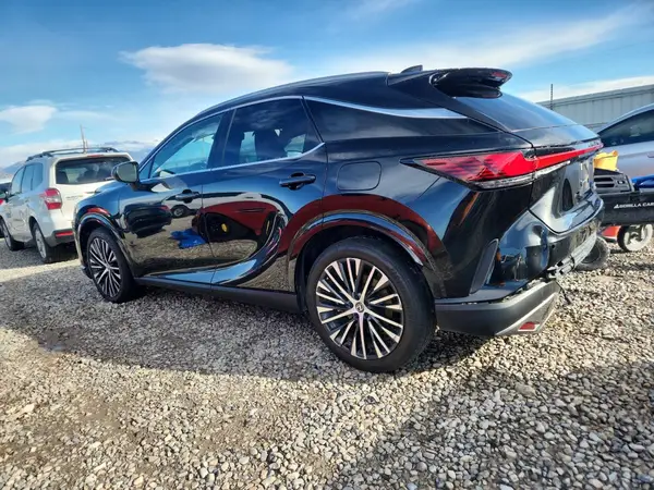2T2BBMCA8PC002198 2023 LEXUS RX - Image 2