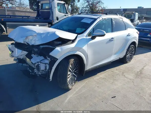 2T2BBMCA8SC070705 2025 LEXUS RX - Image 2