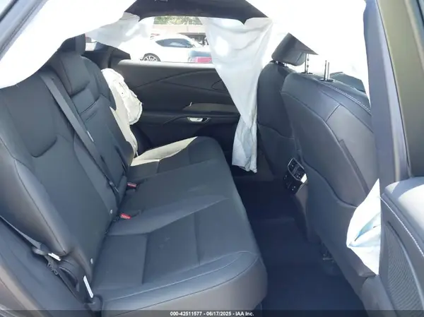 2T2BBMCA8SC070896 2025 LEXUS RX - Image 8