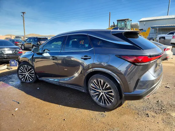 2T2BBMCA8SC073524 2025 LEXUS RX - Image 2