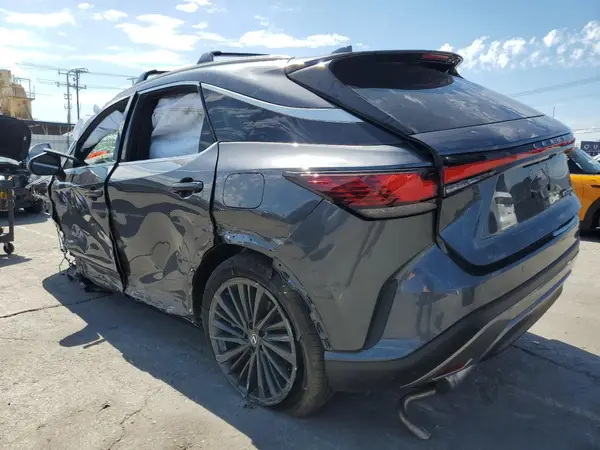 2T2BBMCA8SC078318 2025 LEXUS RX - Image 2