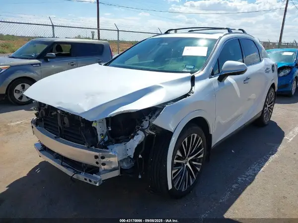 2T2BBMCA8SC084734 2025 LEXUS RX - Image 2