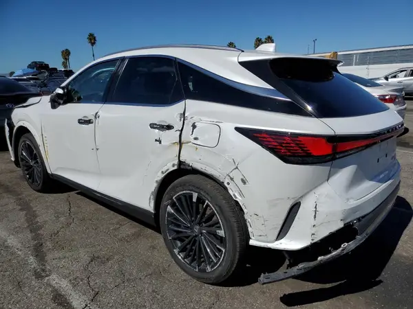 2T2BBMCA8SC085608 2025 LEXUS RX - Image 2