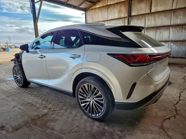 2T2BBMCA9PC003280 2023 LEXUS RX - Image 2