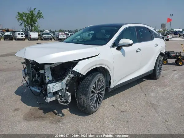 2T2BBMCA9PC015462 2023 LEXUS RX - Image 2