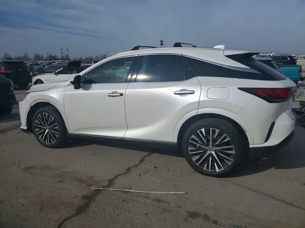 2T2BBMCA9PC021715 2023 LEXUS RX - Image 2