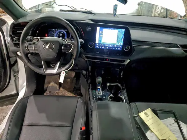 2T2BBMCA9RC049243 2024 LEXUS RX - Image 8