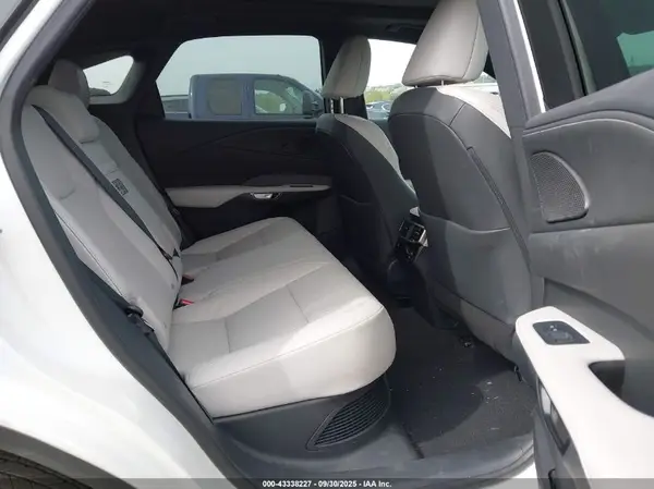 2T2BBMCA9SC074035 2025 LEXUS RX - Image 8